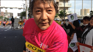 写真2013年大阪マラソン中間地点社長アップ